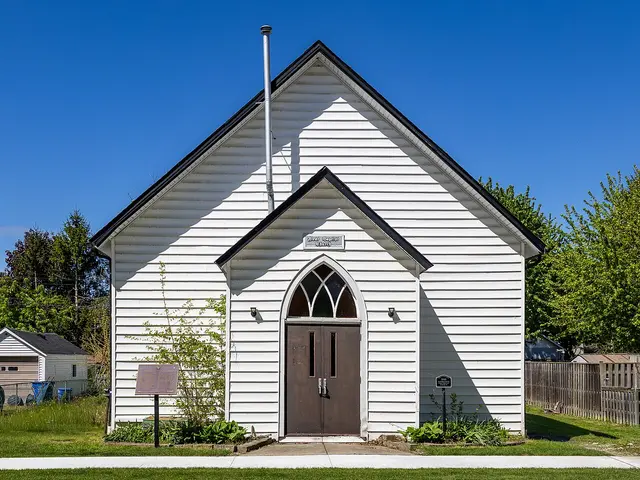 Amherstburg First Baptist Church in Amherstburg, Ontario, a white wood-sided Baptist church with a gabled roof.