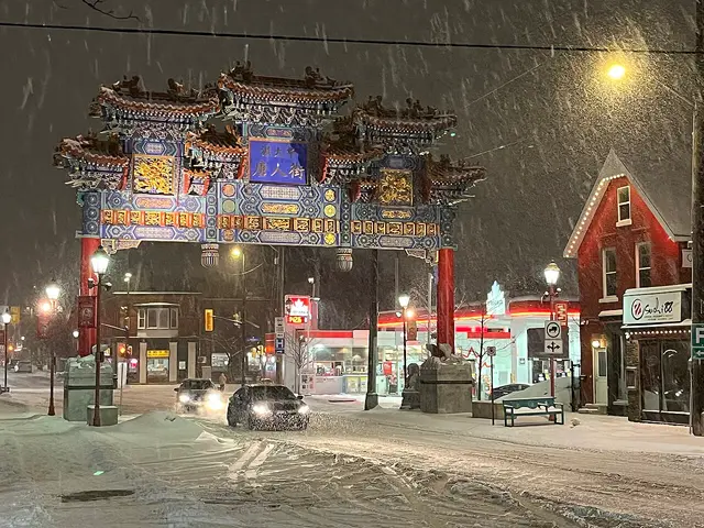 El arco real de Chinatown en Somerset Street West en Ottawa.