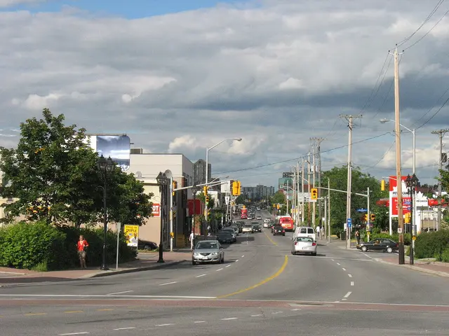 Montreal Road en Vanier, fotografiada desde Cummings Bridge.