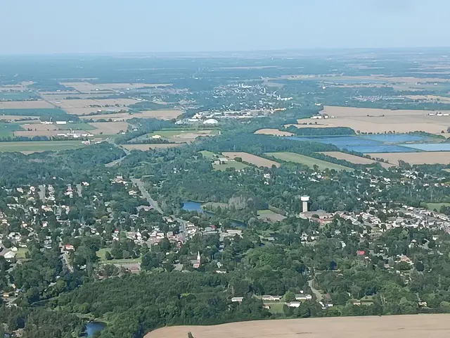 Una vista aérea del pueblo de Russell, Ontario.
