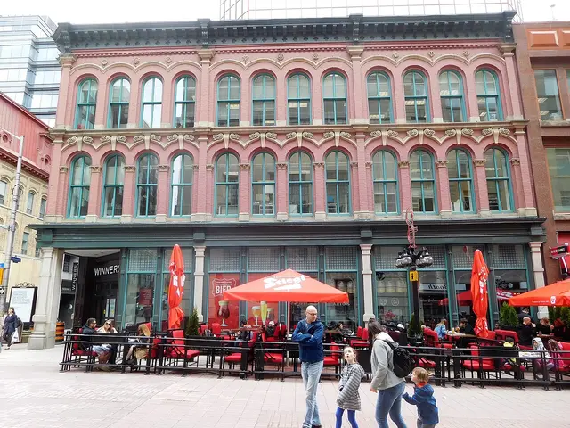 156 Sparks Street, ਓਟਾਵਾ 'ਤੇ ਇਮਾਰਤ, ਜਿਸ ਵਿੱਚ ਬੀਅਰ ਮਾਰਕਟ ਹੈ।